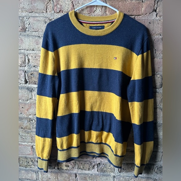 Tommy Hilfiger Men's Sweater in Yellow and Black Stripes - Picture 1 of 3